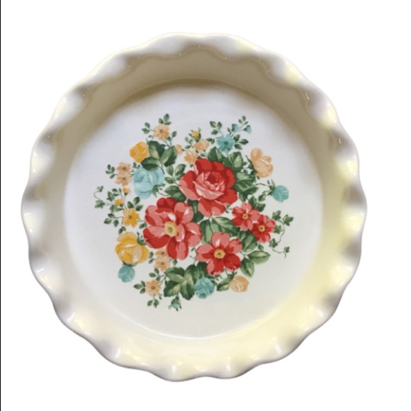 The Pioneer Woman Vintage Floral 9-Inch Ruffle Pie Plate Roses - Picture 1 of 3